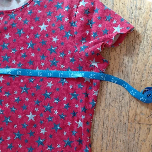 Croft & Barrow Red Tee with Blue and White Stars - Picture 3 of 4